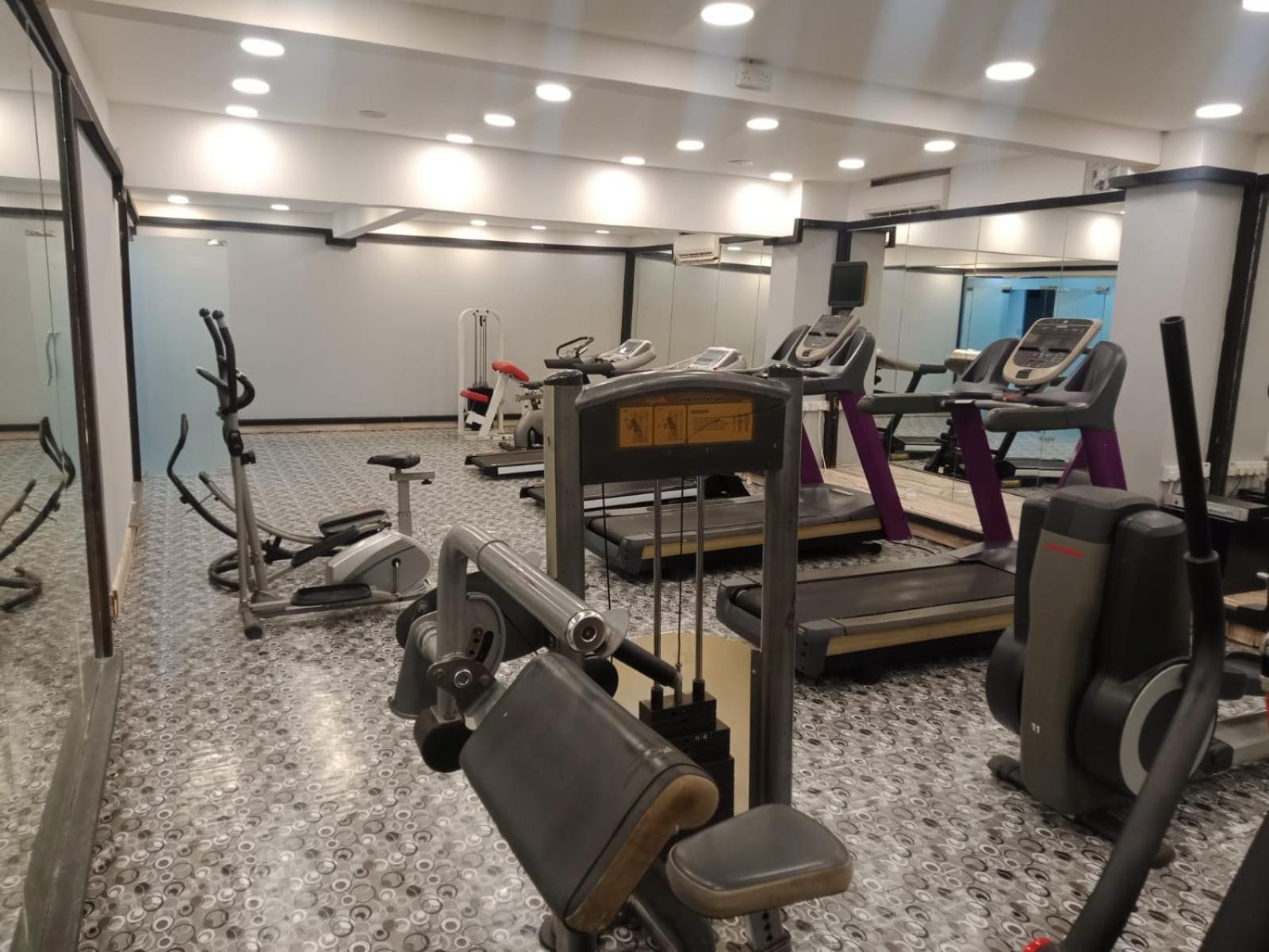 Al Hussam Hotel Apartments Rusayl エクステリア 写真