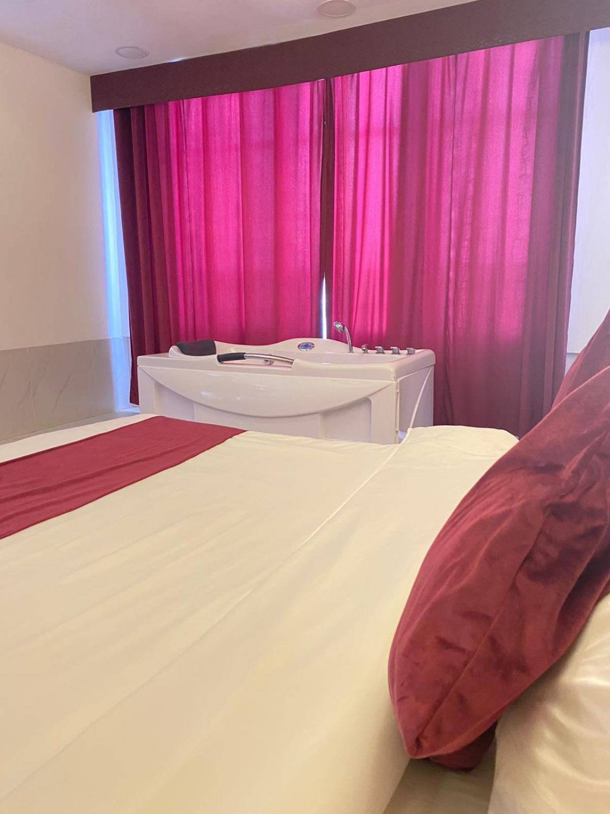 Al Hussam Hotel Apartments Rusayl エクステリア 写真