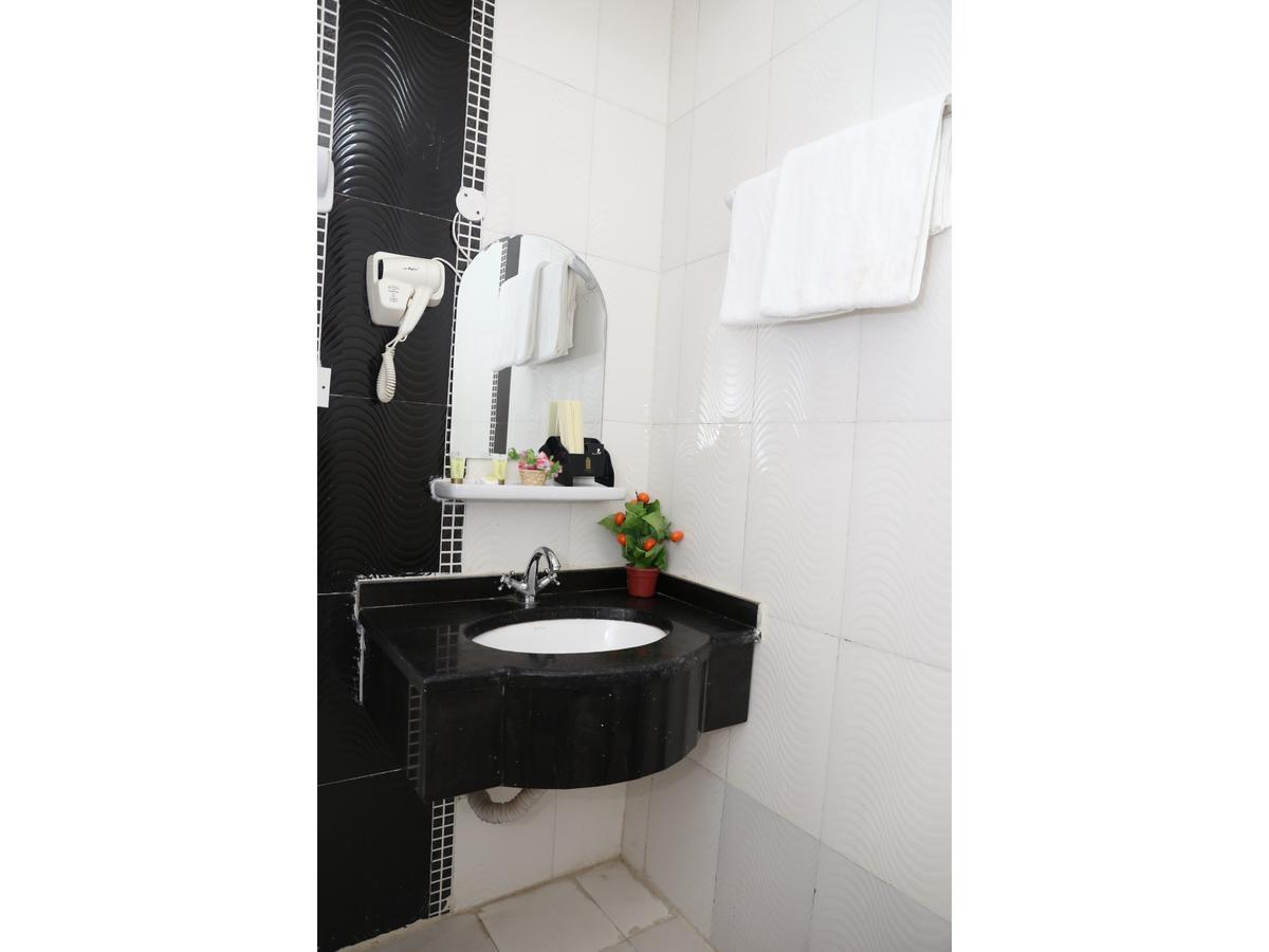 Al Hussam Hotel Apartments Rusayl エクステリア 写真